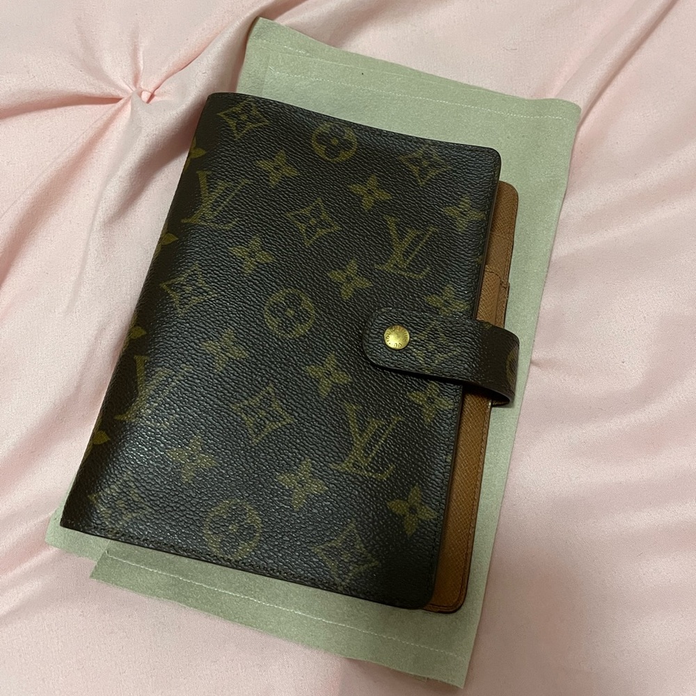 Louis Vuitton Agenda MM with ruler and inserts